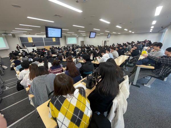 学生シンポジウムを開催しました