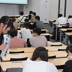 オープンキャンパス　KOSMOSの学生によるワークショップ