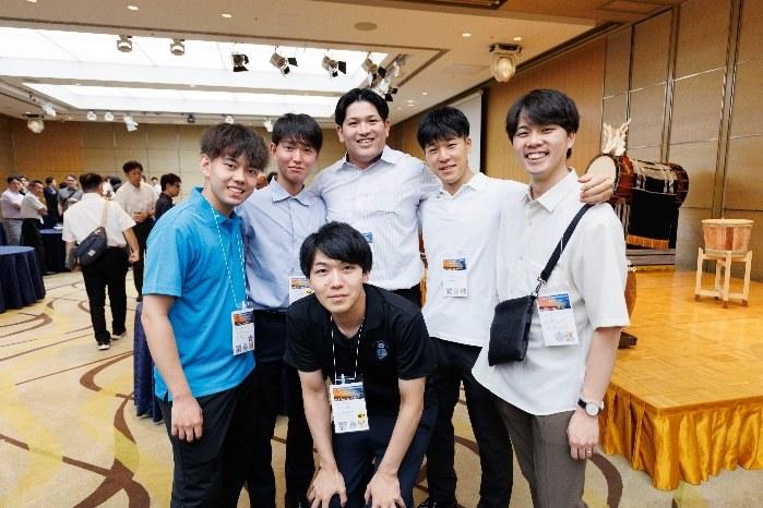 情報交換会での交流の様子
