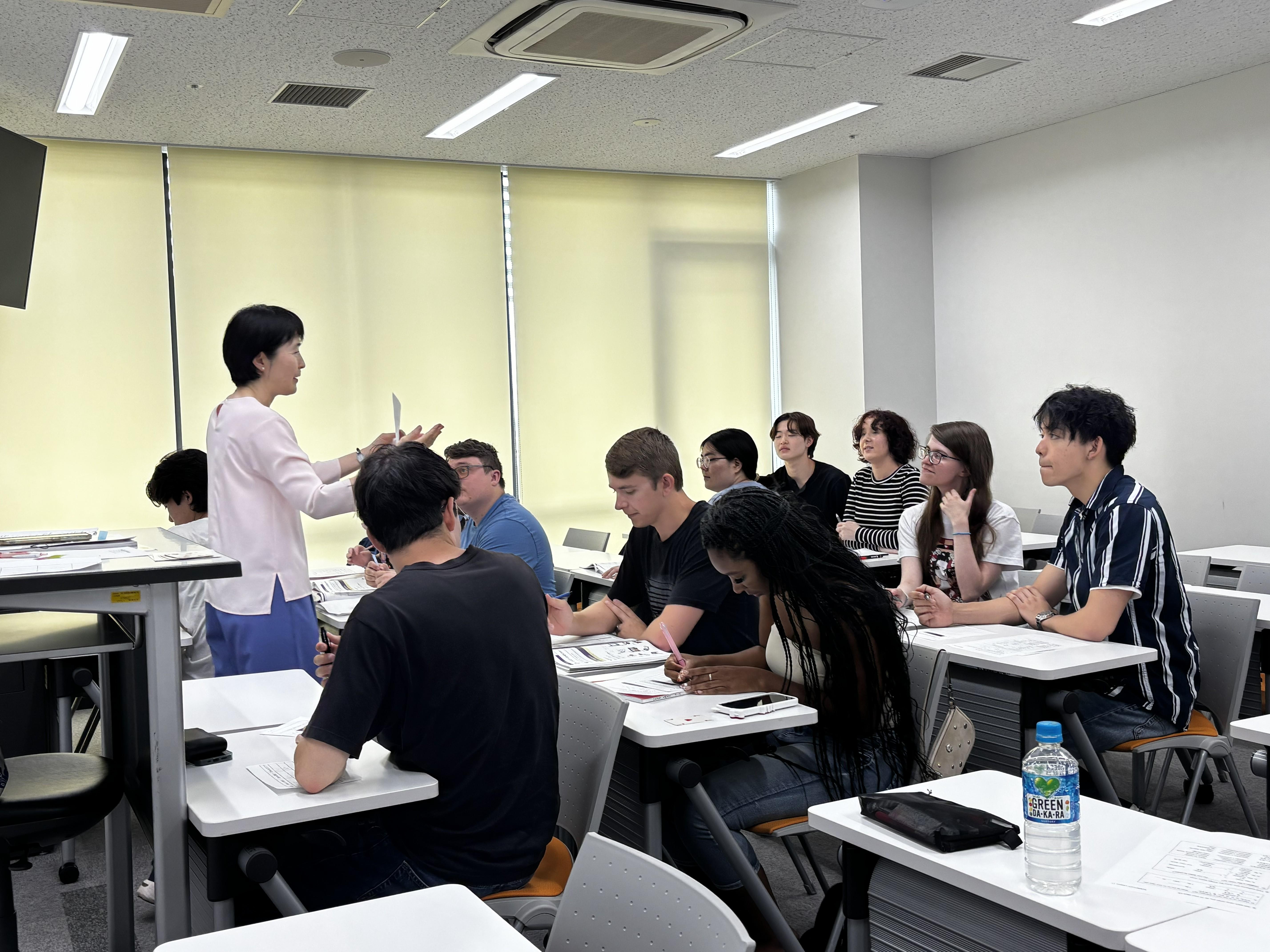 日本語授業（入門クラス）.jpg